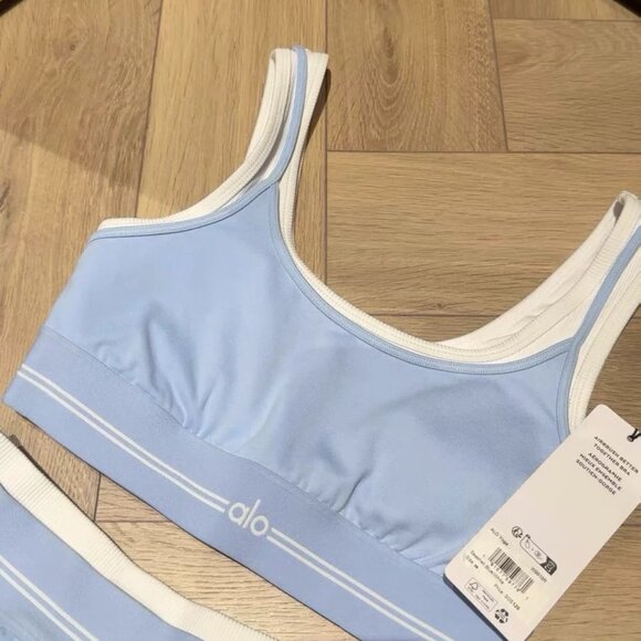 Auth Alo Yoga Airbrush Better Together Bra And Tennis Skirt Set Seashell Blue - Picture 3 of 4